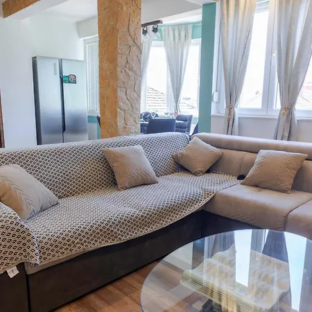 Garoful Apartman *